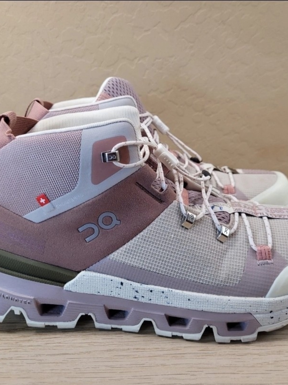 On Clouds Cloudtrax Hiking Boot Shoe Sneakers Rose Ivory 53.99054 Women’s Size 8 - Picture 3 of 10